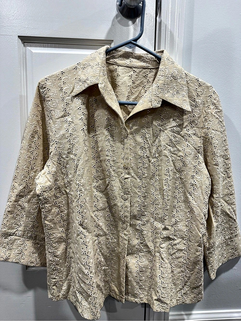Eyelet Floral Cotton Button Down Shirt Size Medium
